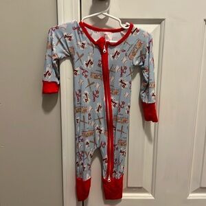 One Broke Mom Kids Boutique Atlanta Braves Bamboo Zippy. 6-12 months.